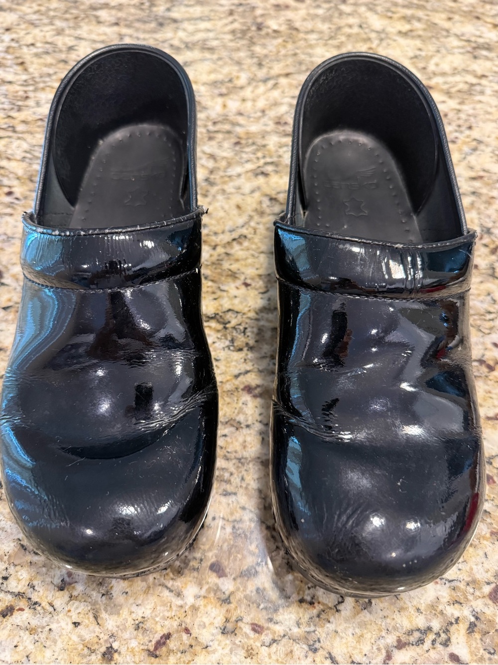 Dansko black patent leather clogs classic work comfort SZ 40 FLAW